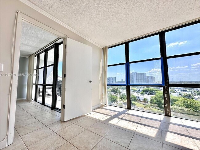 Foto del edificio - 800 Parkview Dr