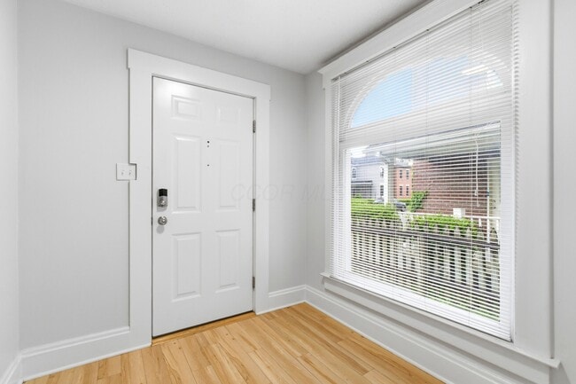 Building Photo - 19 E Mithoff St