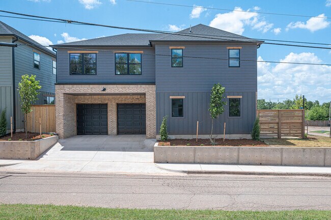 Foto del edificio - 4005 N Indiana Ave