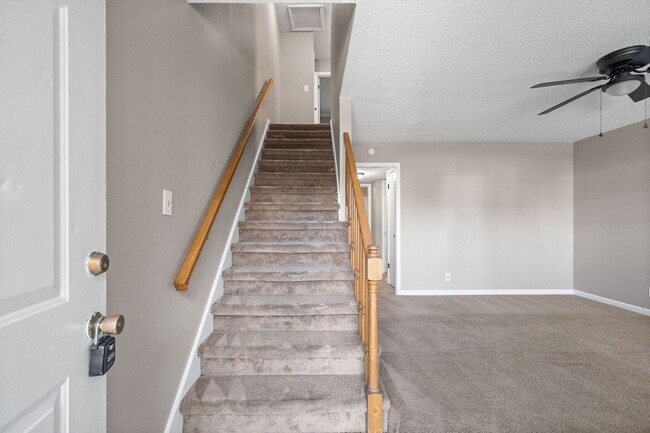 Building Photo - 405 Cook Dr