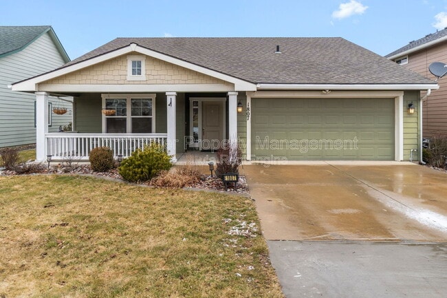 Building Photo - 1807 E Vanetta Ave