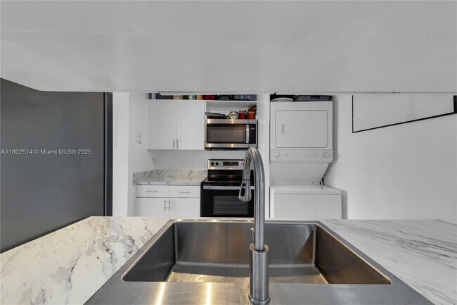 Foto del edificio - 333 SW 86th Ave