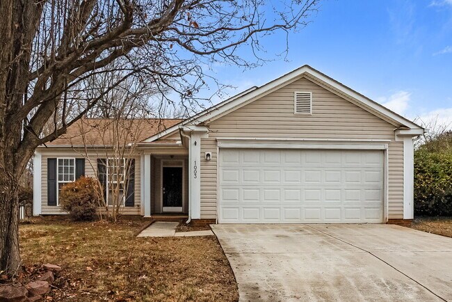 Foto del edificio - 1003 Salmon River Dr