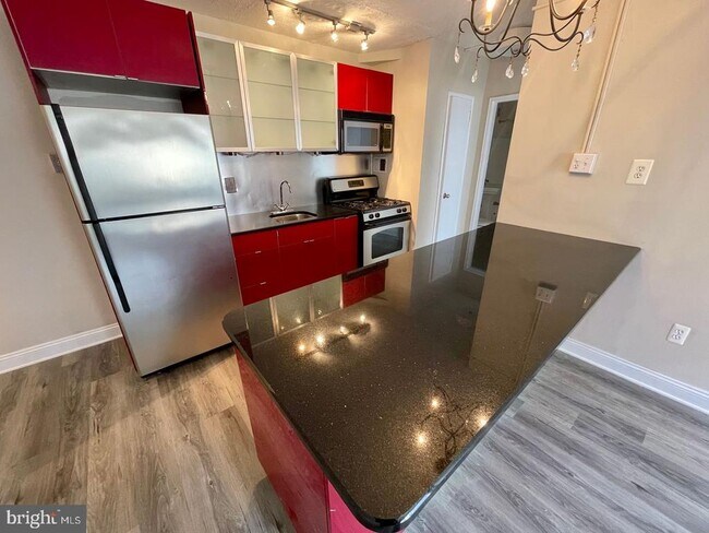 Building Photo - 2101 Chestnut St