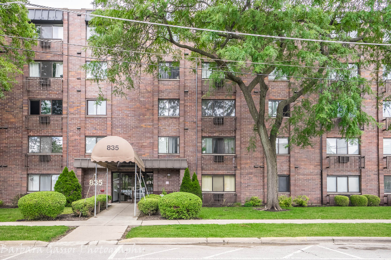 Primary Photo - 835 Pearson St