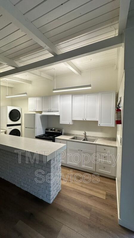 Building Photo - 17259 Walnut Ave