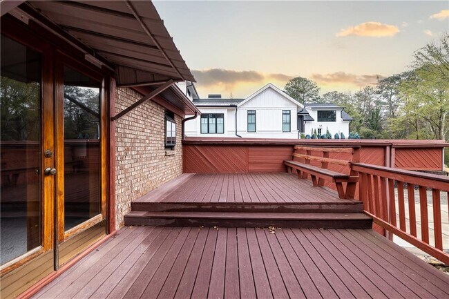 Foto del edificio - 216 Thomas Cir