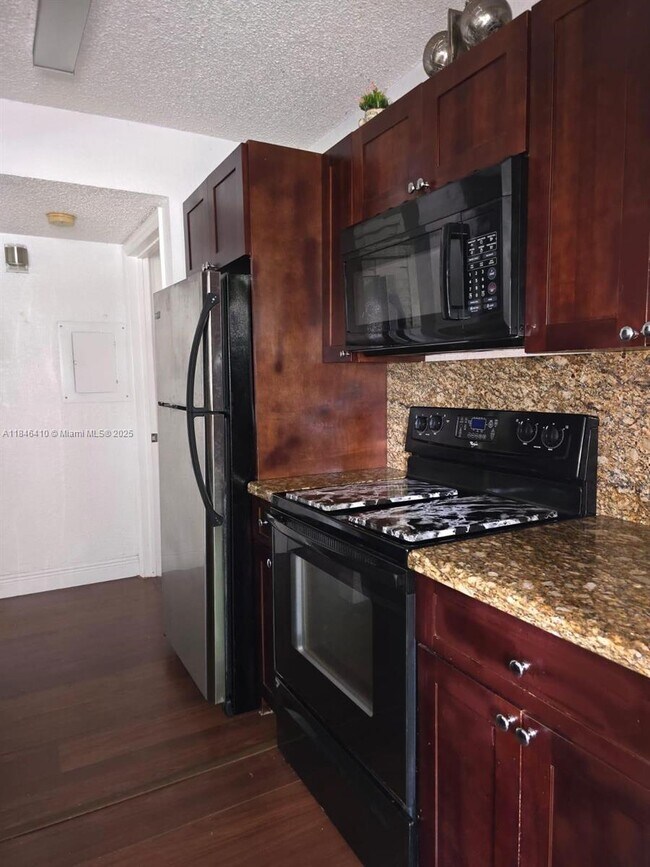 Foto del edificio - 10681 SW 156th Pl