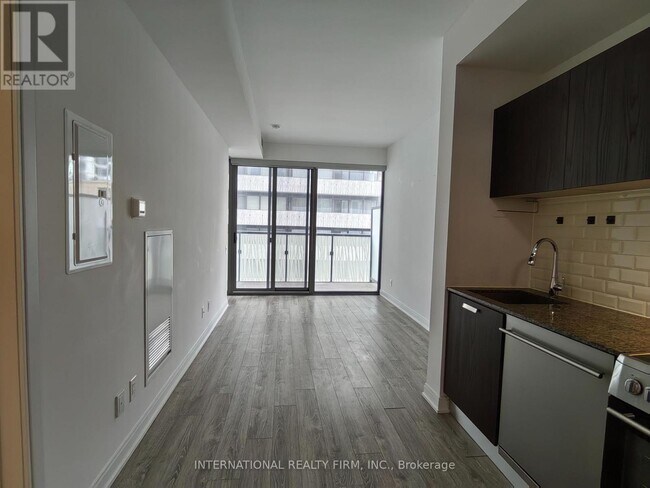 Building Photo - 50 Charles St E