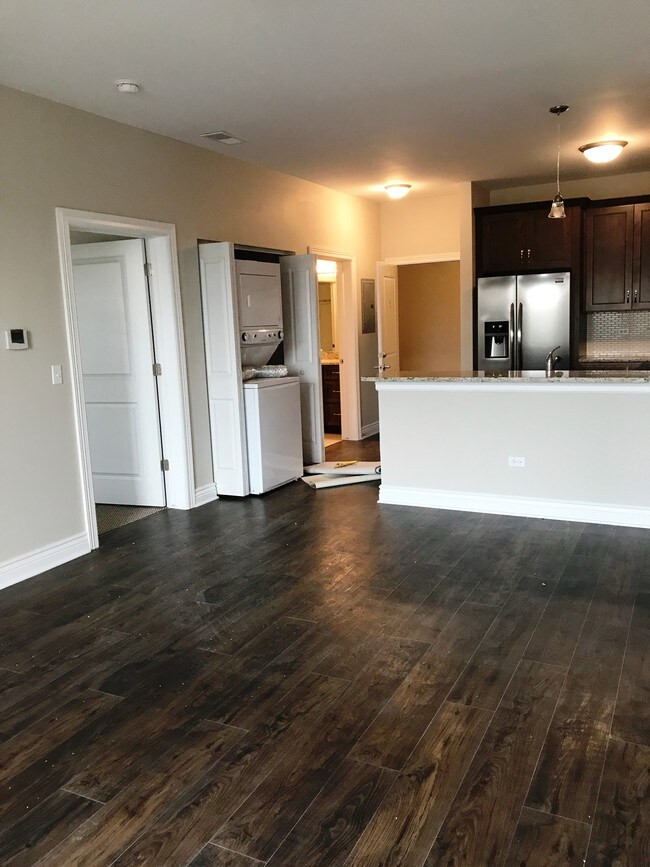 6614 W 65th St, Bedford Park, IL 60638 Condo for Rent in Bedford Park