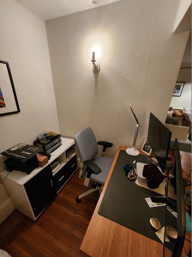 Foto del edificio - 419 Merritt Ave