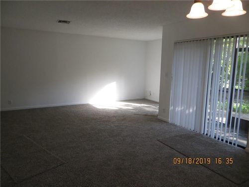 Building Photo - 1615 Cypress Pointe Dr