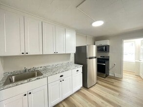 Building Photo - 49 Pennacook St