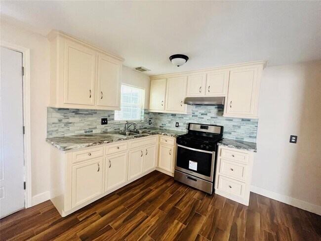 Building Photo - 9034 Laura Koppe Rd