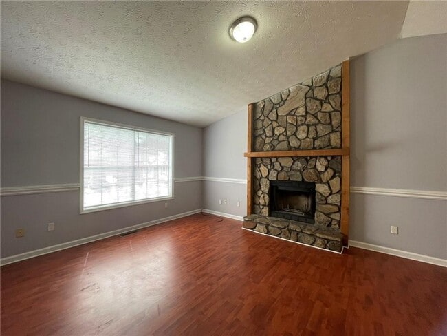 Foto del edificio - 5721 Glenn Hollow Ct