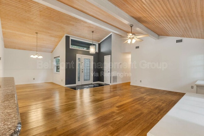 Building Photo - 5376 Majestic Island Cir