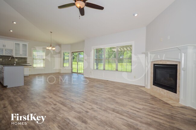 Foto del edificio - 4405 Nottinghill Dr