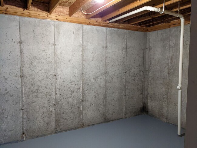 Foto del edificio - 4 Bedroom 1.5 bath house for rent