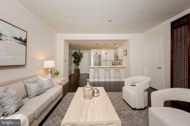 Foto del edificio - 4915 Hampden Ln