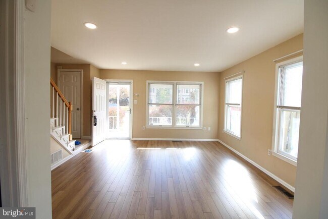 Building Photo - 410 Clifford Ave