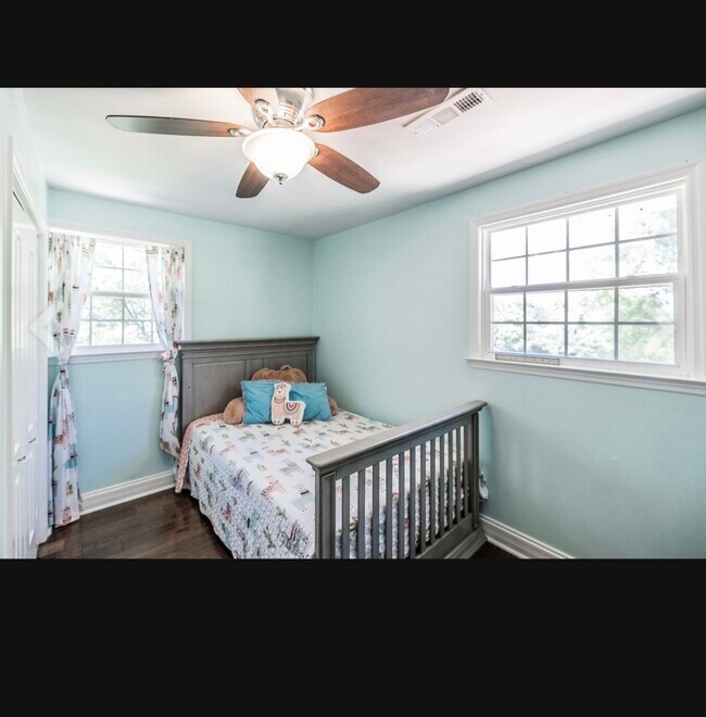 Foto del edificio - 907 N Graycroft Ave