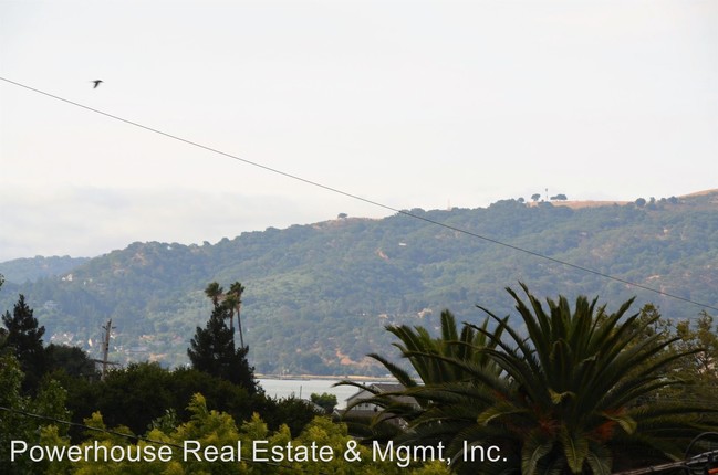 Foto del edificio - 2 br, 1 bath House - 1003-B East 3rd Street