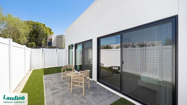 Foto del edificio - 2121 W Butler Dr