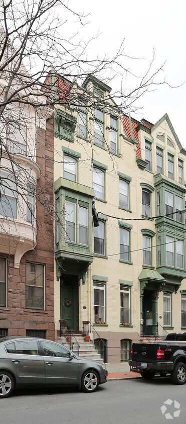 Building Photo - 153 Lancaster St