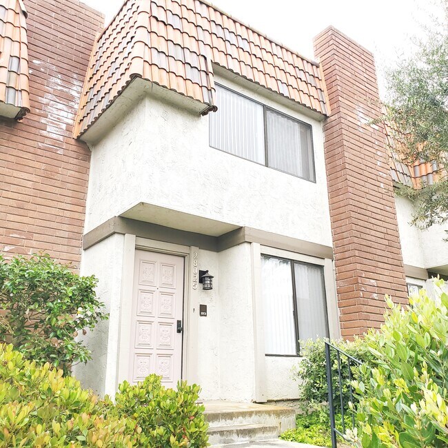 Building Photo - 28025 Ridgecove Ct N