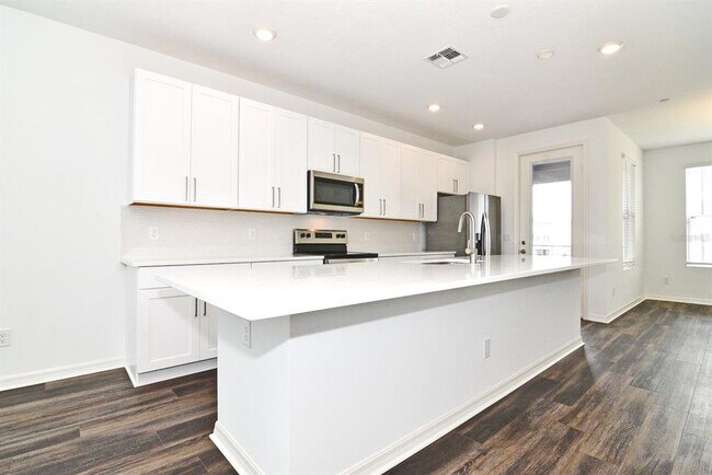 Building Photo - 12620 Willstatter Ave