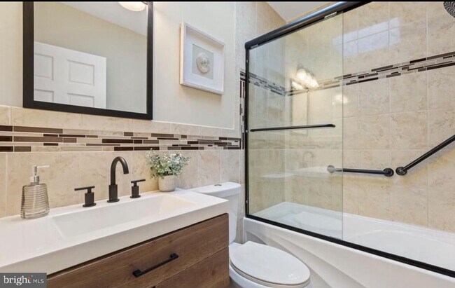 Foto del edificio - 720 Edgewood St