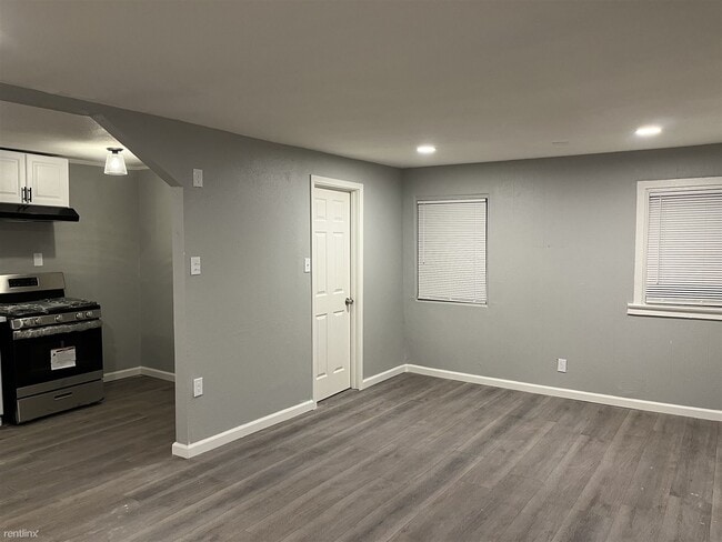 Foto del edificio - 2 br, 1 bath House - 5302 Revere Avenue 2 ...
