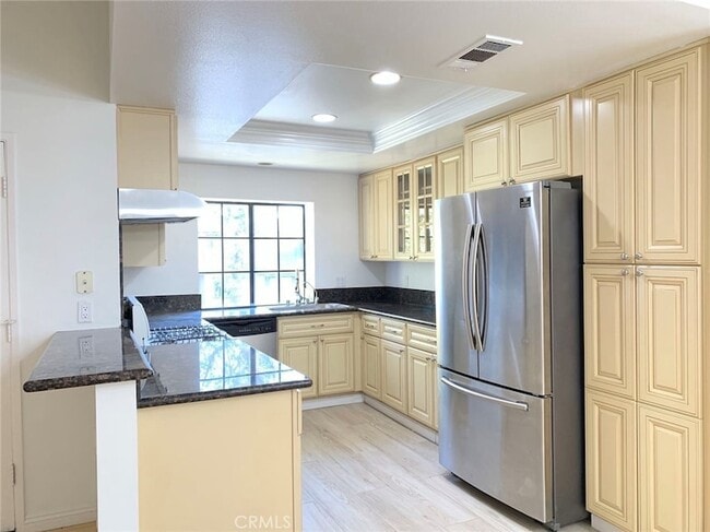 Building Photo - 2303 Presado Dr