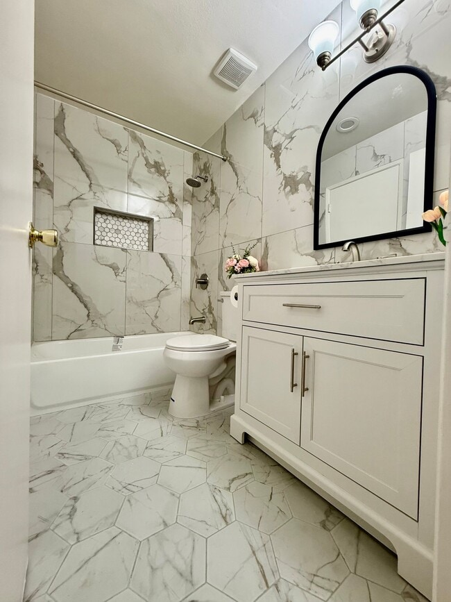 Building Photo - 7765 Beechwood Way
