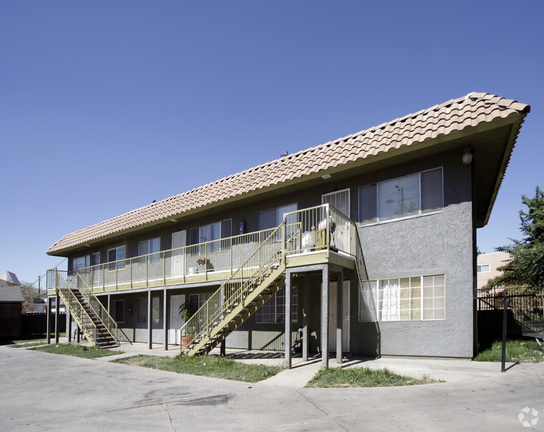 Foto principal - 518 E Avenue Q4 S