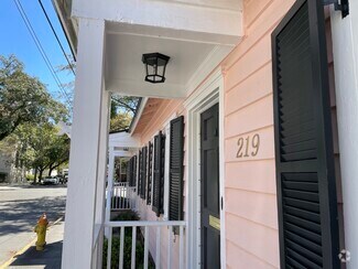 Building Photo - 215 W Taylor St