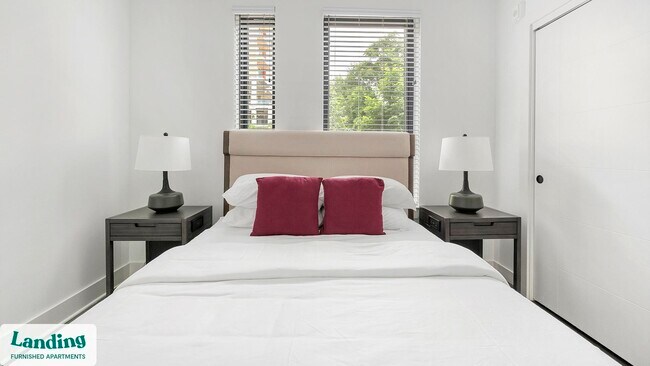 Foto del edificio - 715 Merritt Ave