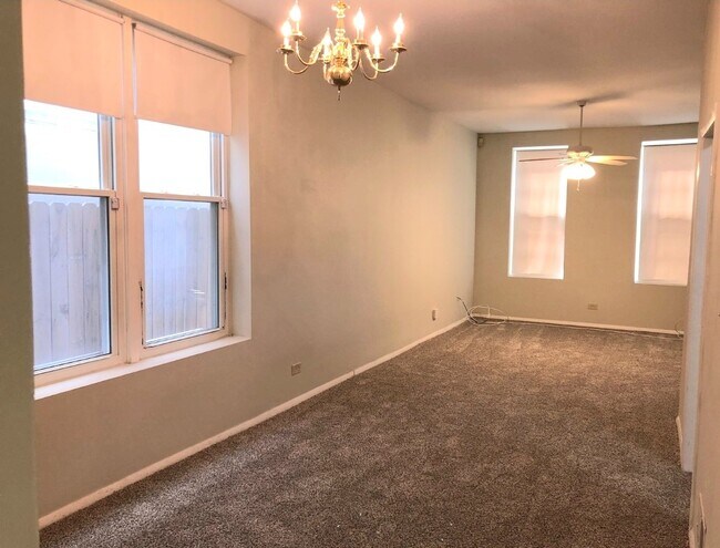 Foto del edificio - 2621 W Attrill St