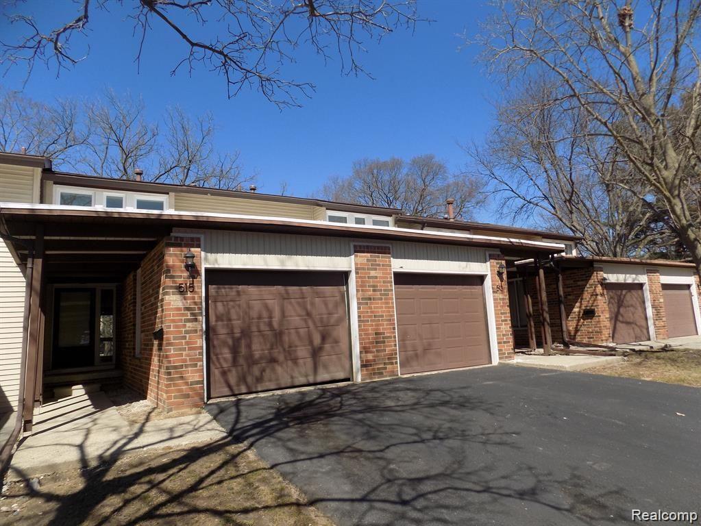 515 Oakbrook Cir, Flushing, MI 48433 Condo for Rent in Flushing, MI