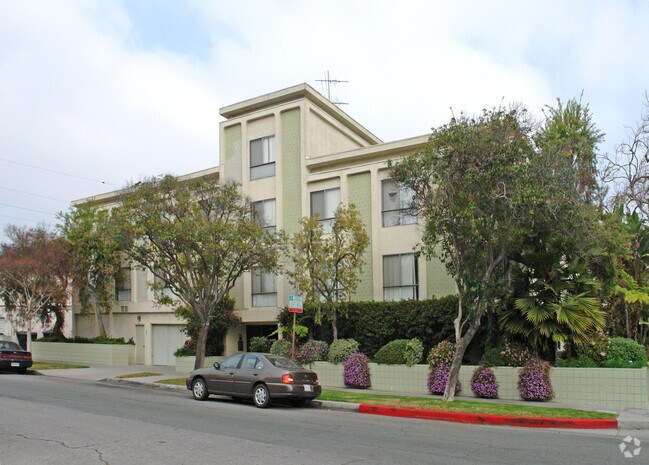 Building Photo - 463 S Maple Dr