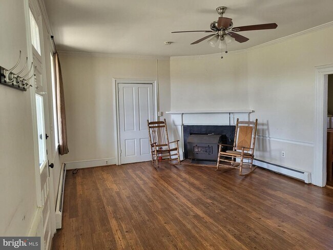 Building Photo - 16471 Hillsboro Rd