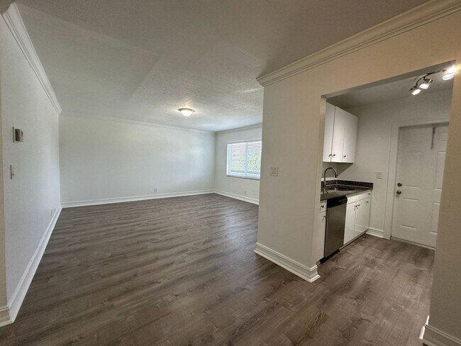 Foto del interior - Dixie Realty LLC