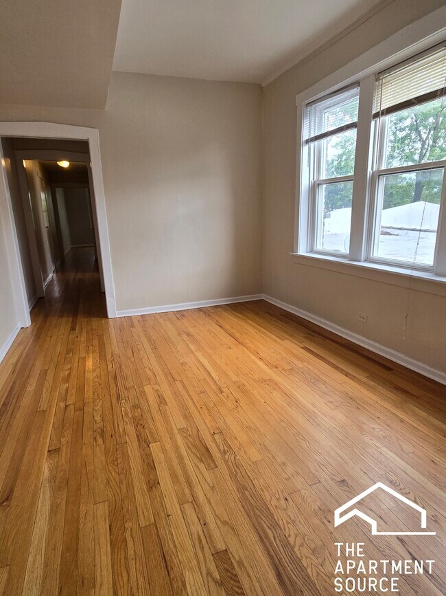 Foto del edificio - 3747 W Sunnyside Ave
