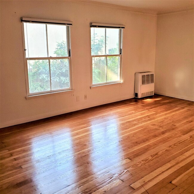 hardwood floors - 1317 N Fairfax Ave