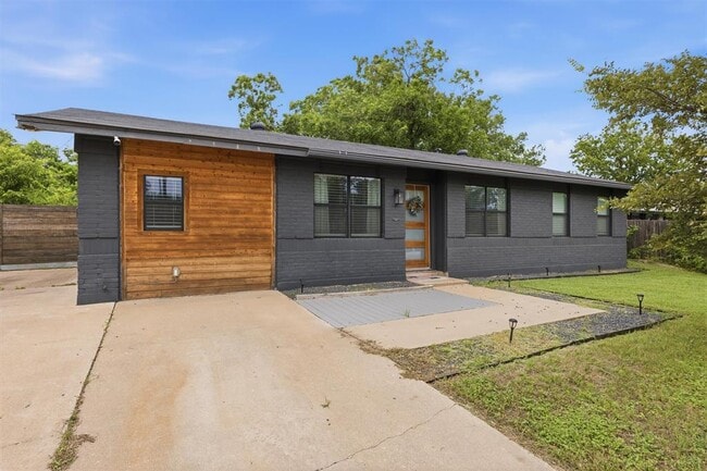 Foto del edificio - 1014 S Meadows Dr