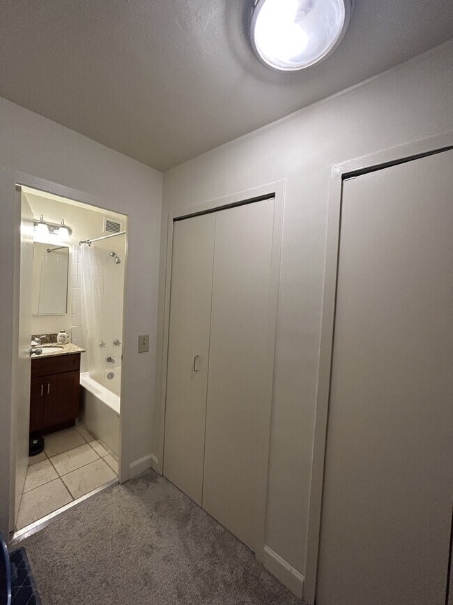 Foto del edificio - 1300 N Lake Shore Dr