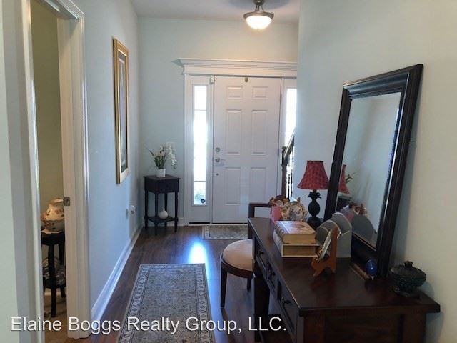 4 Br 2 5 Bath House 802 Alyson Court For Rent In Building Photo 4 Br 2 5 Bath House 802 Alyson Court