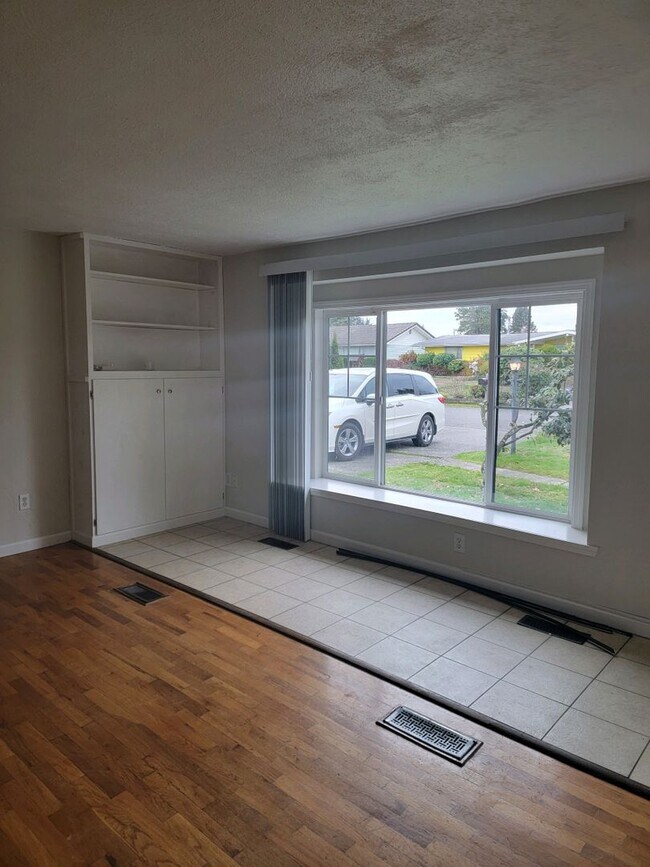 Foto del edificio - 10617 Westwood Dr SW