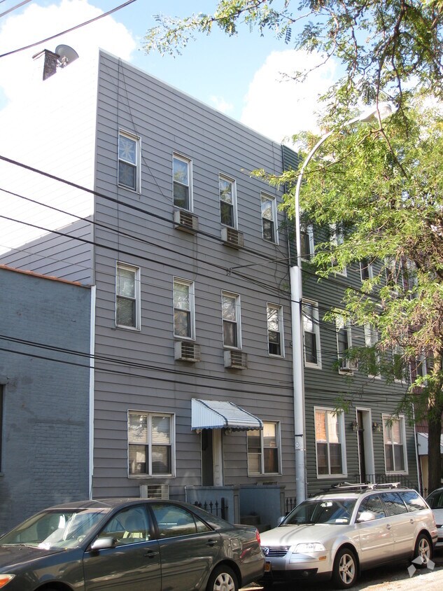 536 47th Rd, Long Island City, NY 11101 Apartments in Long Island