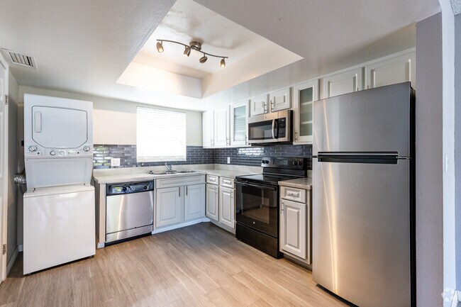 2 HAB, 1.5 BA - 1,100 ft² - Central Park at East Bay